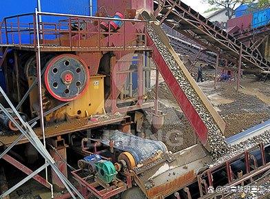 【碎石化水泥路破碎打裂壓穩多錘頭破碎機山東煙臺龍口萊州招.